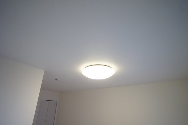 その他部屋・スペース　居室の照明付いてます