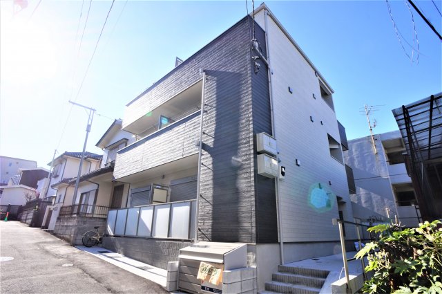 建物外観　日当たりの良いアパートですよ