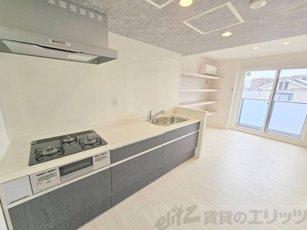 キッチン　エントランス