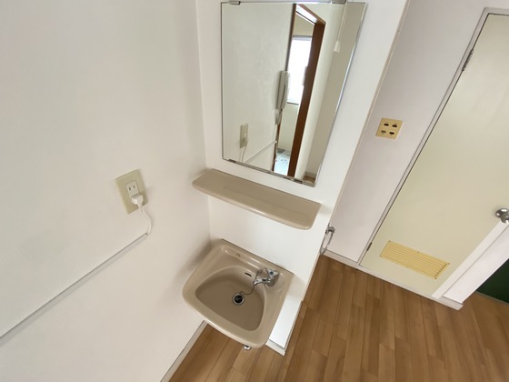 洗面設備　※別号室の写真です。