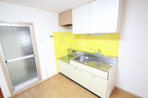 キッチン　※別部屋の写真です