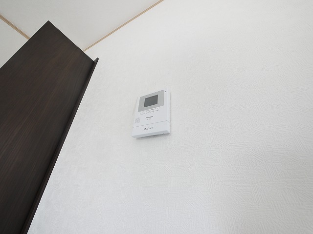 セキュリティ　モニター付きインターホーン