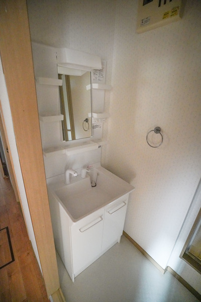 洗面設備　同じ建物の別のお部屋