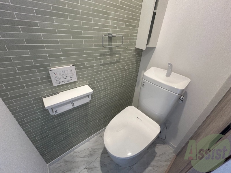 トイレ　トイレは温水洗浄便座となっており、快適にお使いいただけます。