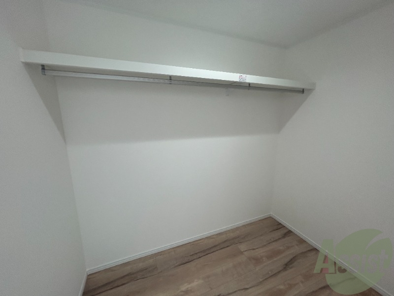 収納　収納はこちらのオープンクローゼットをお使いください。