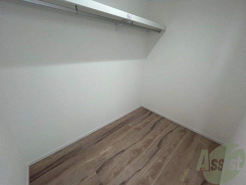 その他部屋・スペース　寝室はこちらです。ベッドは問題無く置ける広さです。