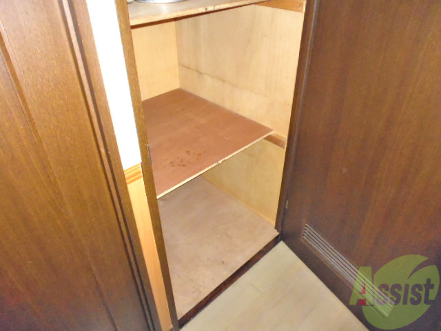 収納　収納もたくさんあり便利です。