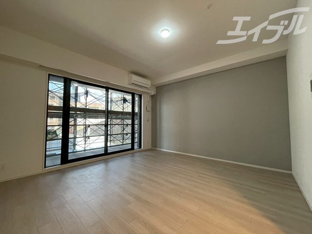 居室・リビング　開放感のあるリビングルームです