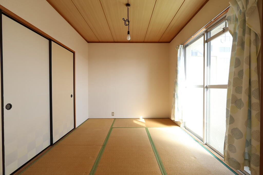 居室・リビング　6帖和室