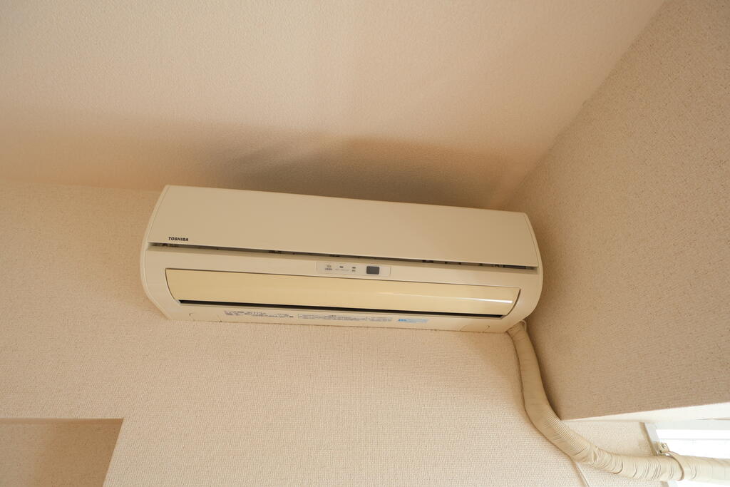 その他設備　洋室６帖設置エアコン