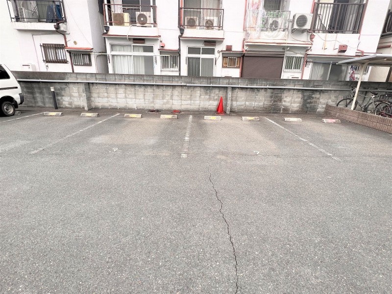 その他　駐車場は別料金となります。