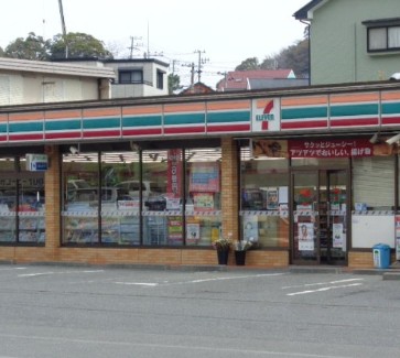 コンビニ　セブンイレブン 横須賀長沢4丁目店（コンビニ）まで446m