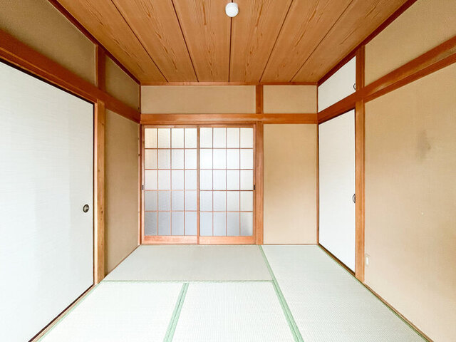 その他部屋・スペース　和室　約６帖（南向かって右）