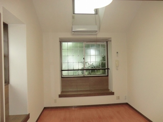 居室・リビング　居間です