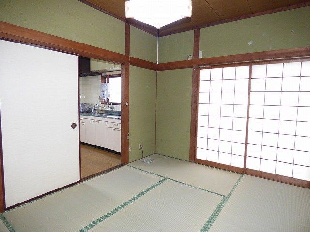 ＪＲ山陽本線 福山駅 バス乗車時間：20分 最寄りバス停で下車 徒歩4分 2階建 築47年の内装写真