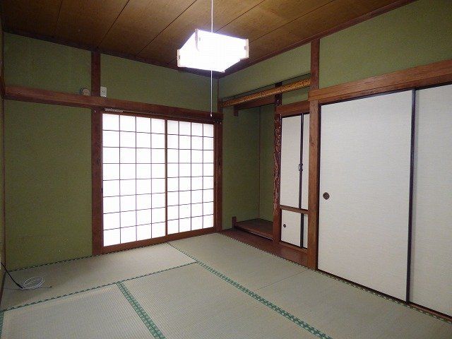 ＪＲ山陽本線 福山駅 バス乗車時間：20分 最寄りバス停で下車 徒歩4分 2階建 築47年の内装写真