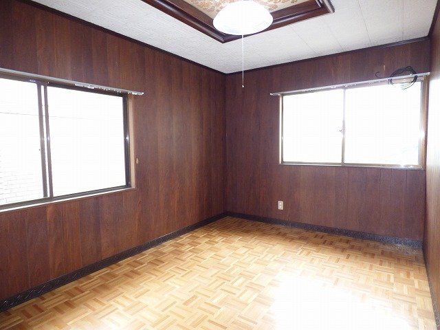 ＪＲ山陽本線 福山駅 バス乗車時間：20分 最寄りバス停で下車 徒歩4分 2階建 築47年の内装写真