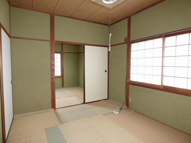 ＪＲ山陽本線 福山駅 バス乗車時間：20分 最寄りバス停で下車 徒歩4分 2階建 築47年の内装写真