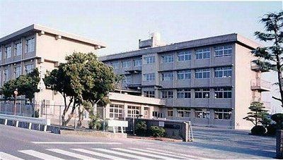 ＪＲ山陽本線 福山駅 バス乗車時間：20分 最寄りバス停で下車 徒歩4分 2階建 築47年の周辺写真