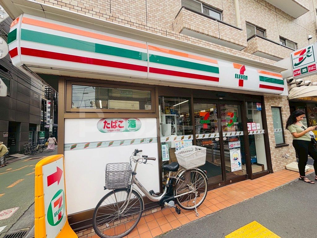 コンビニ　セブンイレブン根津駅前店（コンビニ）まで200m