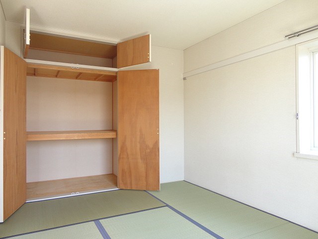 収納　写真は202号室です（参考）