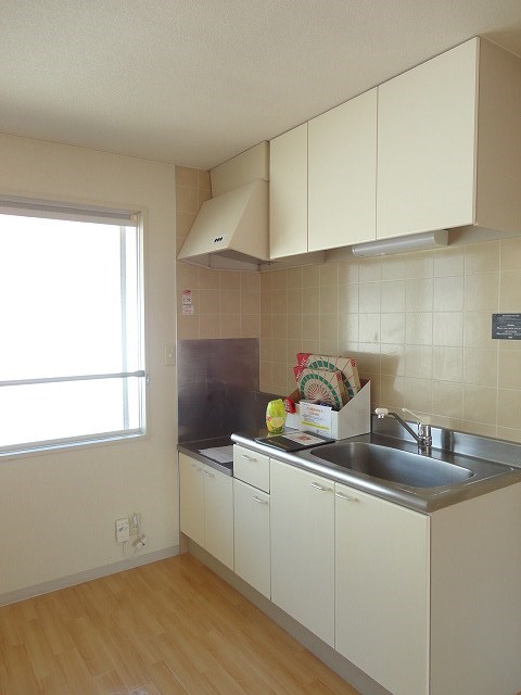 キッチン　写真は202号室です（参考）