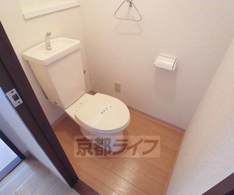 トイレ　清潔感のあるトイレです