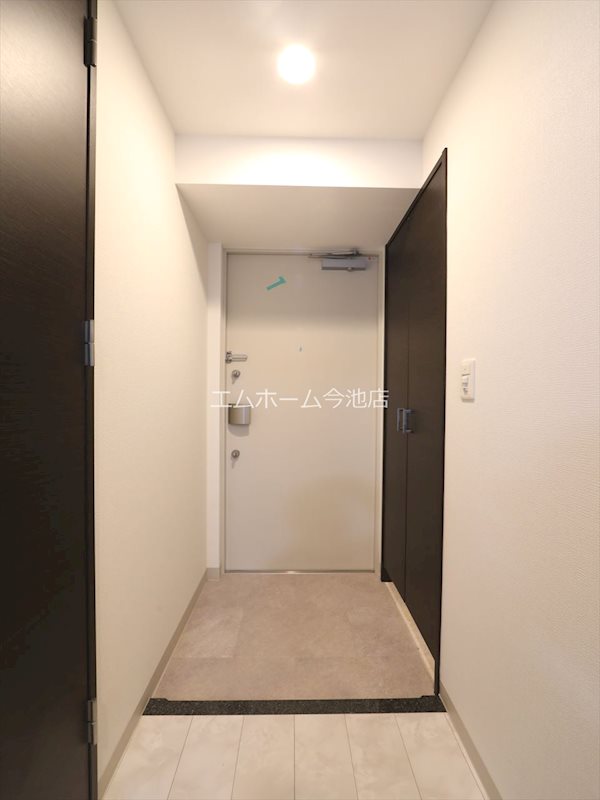 玄関　玄関　シューズボックス充実