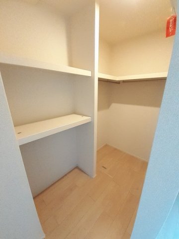 収納　ウォークインクローゼットなので収納豊富です★