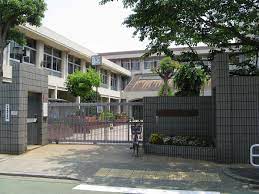 小学校　神戸市立真陽小学校（小学校）まで313m