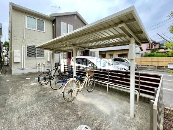 駐車場　駐輪場