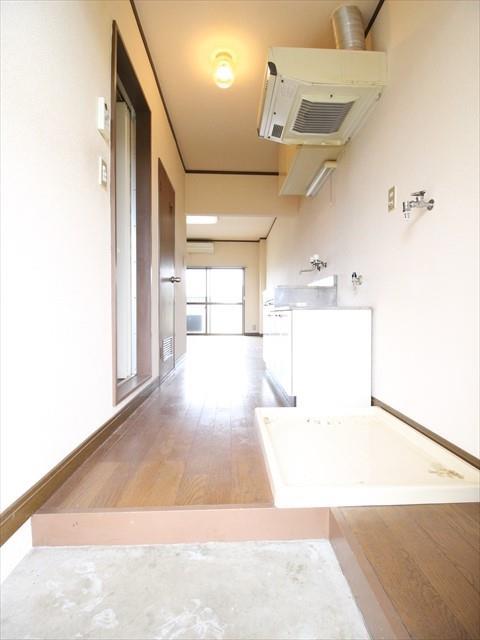 収納　玄関から見た様子★