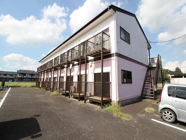 建物外観　2階建てアパート（軽量鉄骨造）