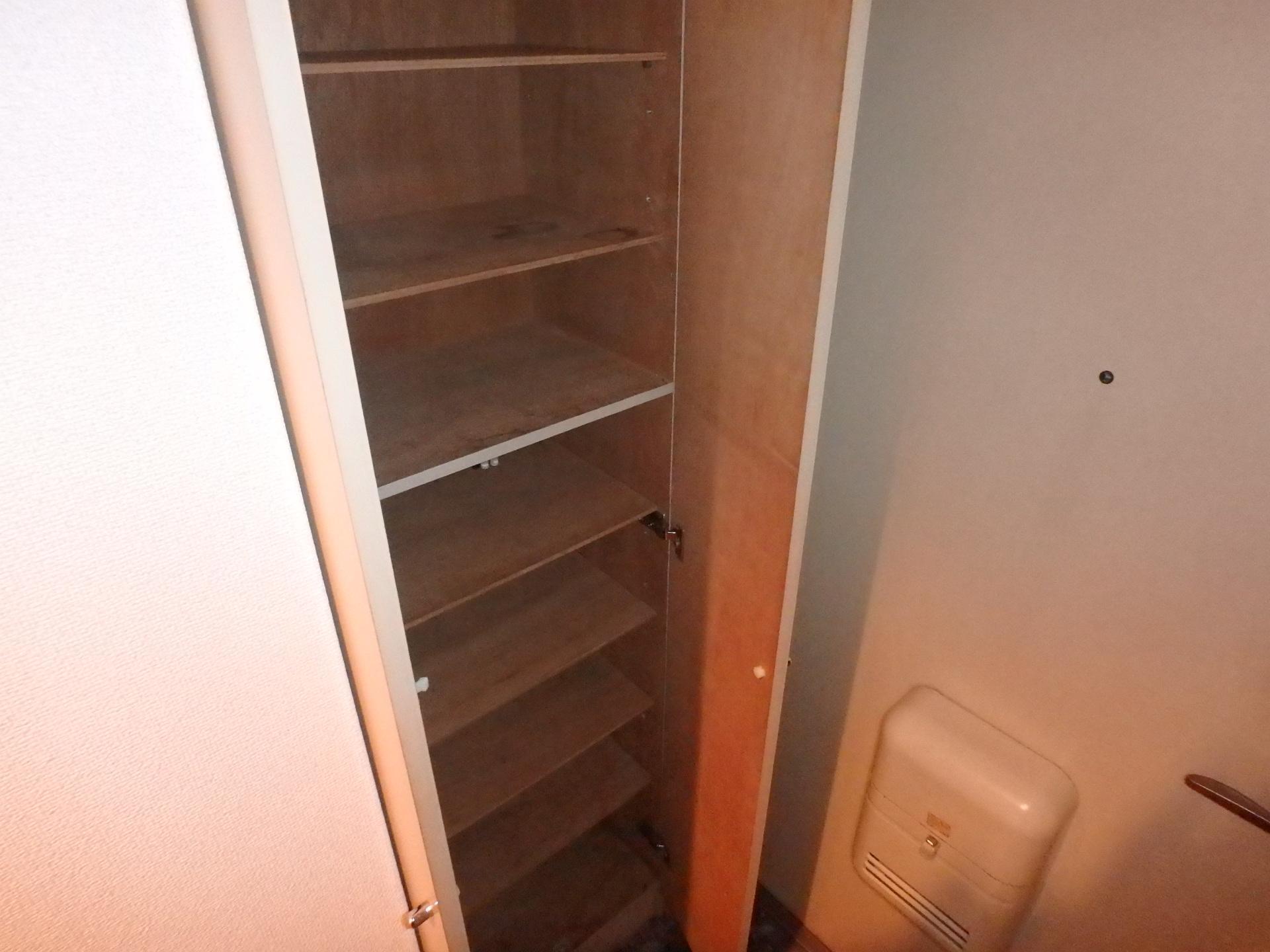 玄関　シューズボックス付きの玄関です