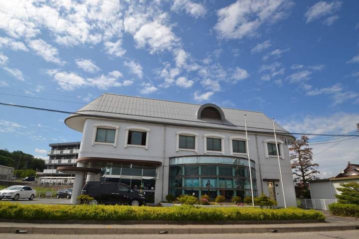 銀行　もみじ銀行西条南支店（銀行）まで1795m