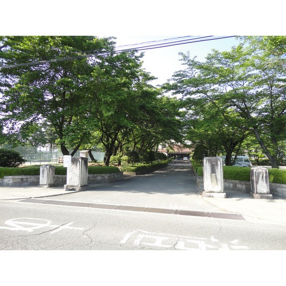 中学校　安曇野市立堀金中学校（中学校）まで1370m