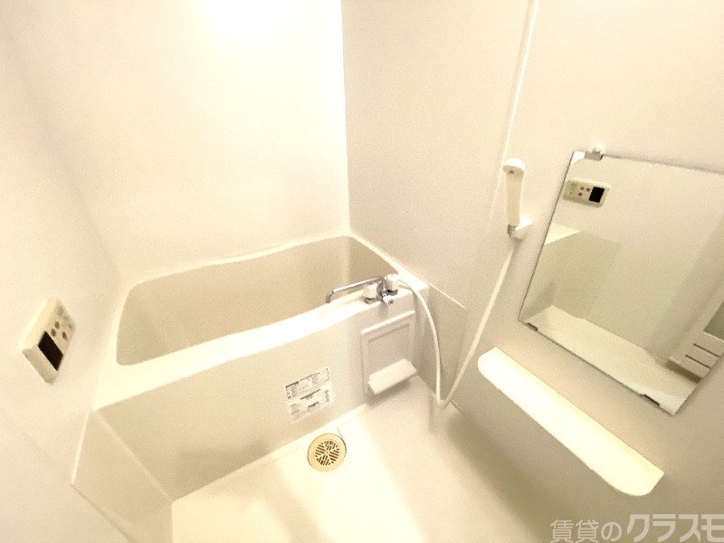 バス・シャワールーム　忙しい朝に洗髪洗面化粧台完備です。