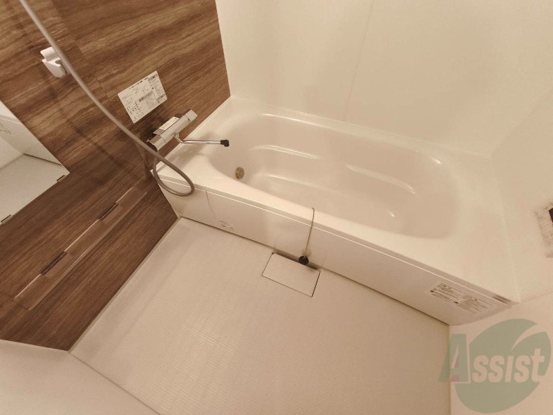 バス・シャワールーム　お風呂になります。一日の疲れを癒してくださいね。