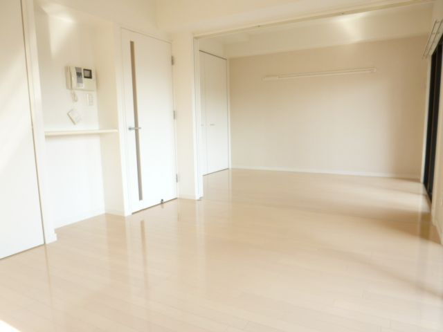 居室・リビング　おしゃれな居間ですゆったり過ごせる居間です