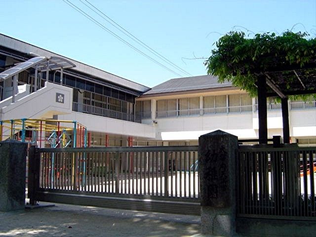幼稚園・保育園　扶桑町立　高雄西保育園（幼稚園・保育園）まで110m