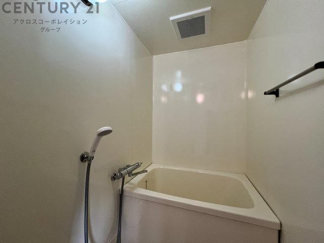 バス・シャワールーム　シンプルで機能的なユニットバスです！