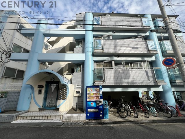 建物外観　オートロックで外部の人間が簡単に出入りできないため安心です。