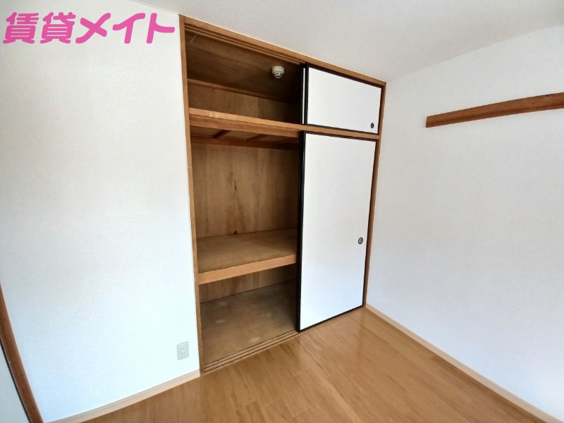 収納　同型参考写真です