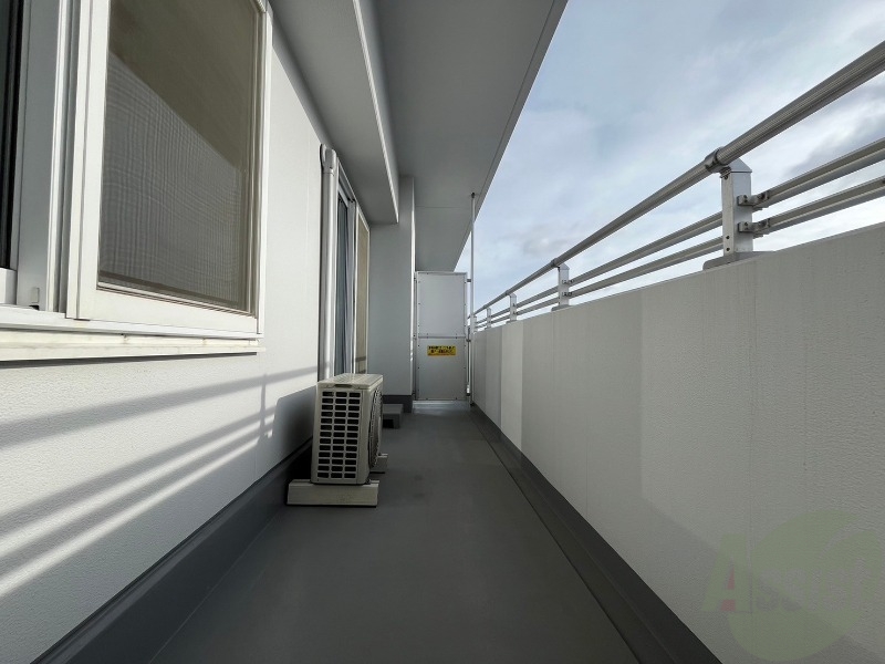 バルコニー　バルコニーが付いていますので一息ついてみてはいかがですか。