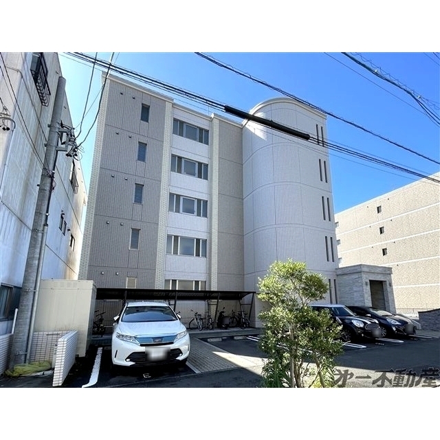 エントランス　建物外観