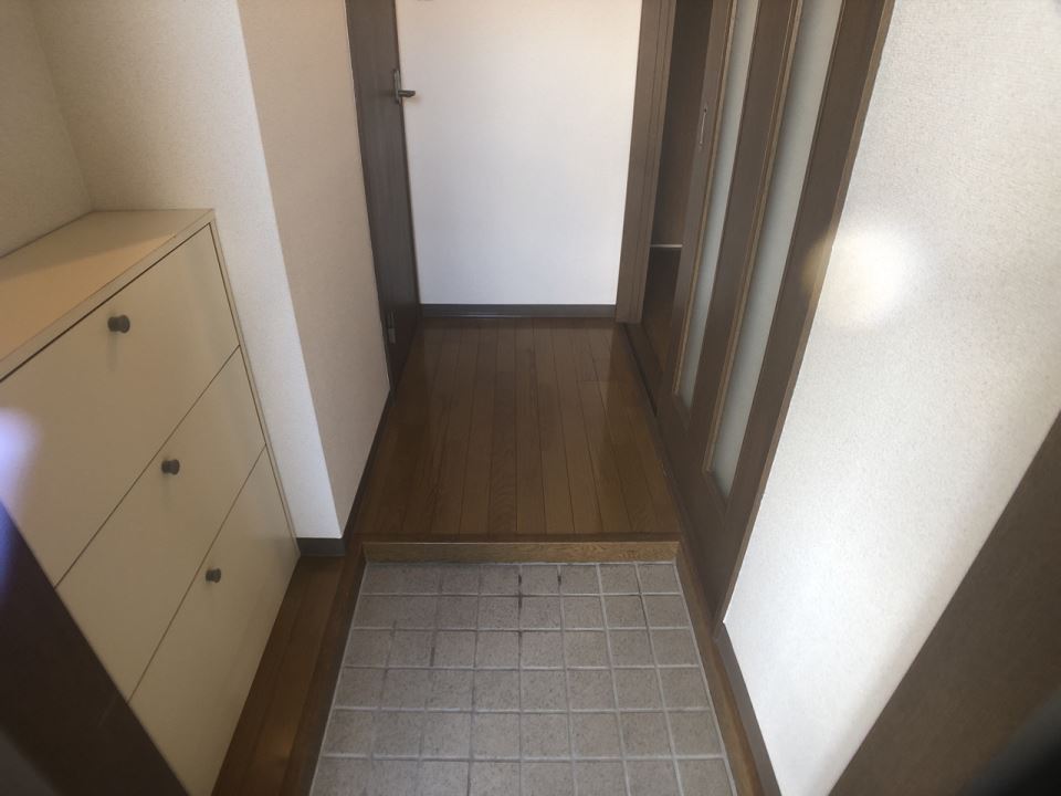 玄関　シューズボックスあります