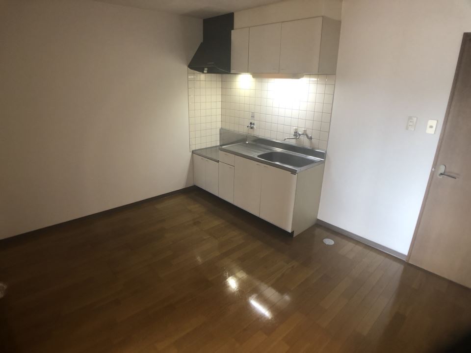 居室・リビング　８畳のダイニングキッチンです