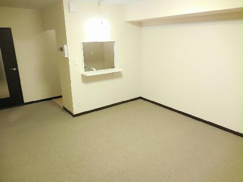 居室・リビング　家具家電なしの物件です。