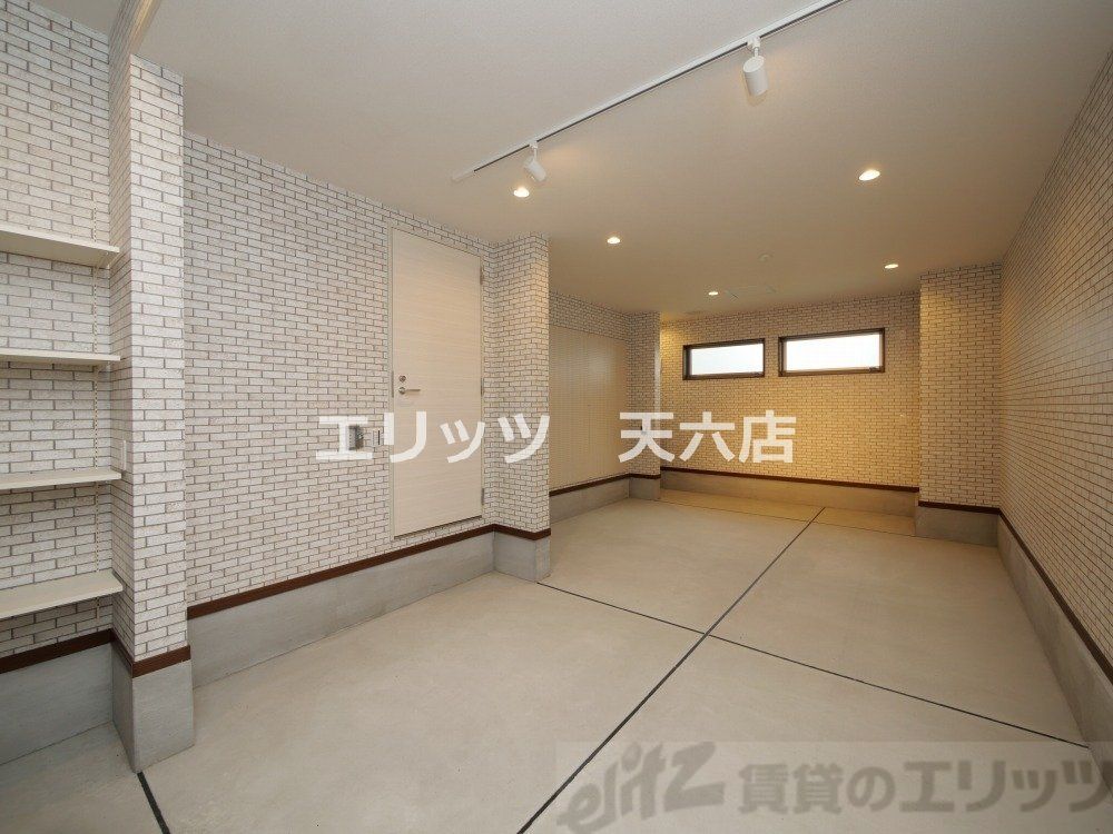 エントランス　エントランス