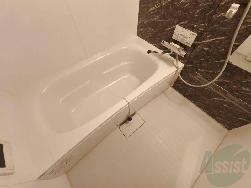 バス・シャワールーム　お風呂になります。一日の疲れを癒してくださいね。